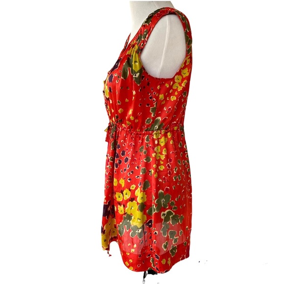 CAbi Red Wildflower Top Size Medium Sleeveless Rounded Vee Neckline. - Picture 2 of 6